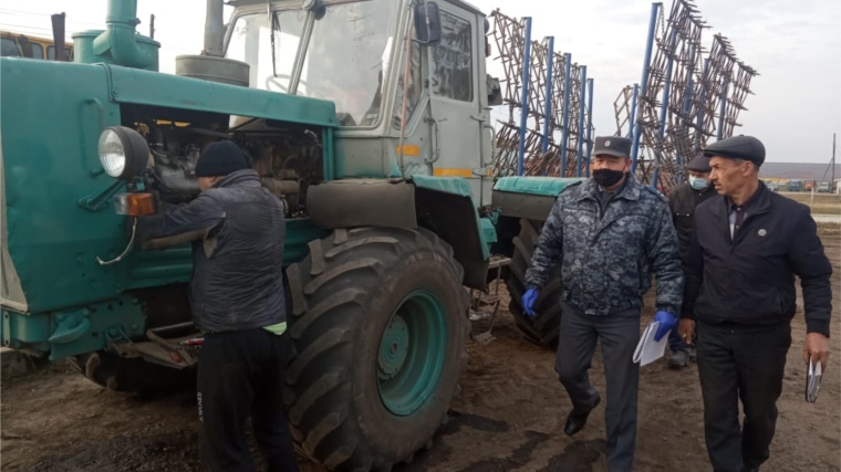 В ЗАО "Прогресс" состоялся техосмотр тракторов и прицепов.