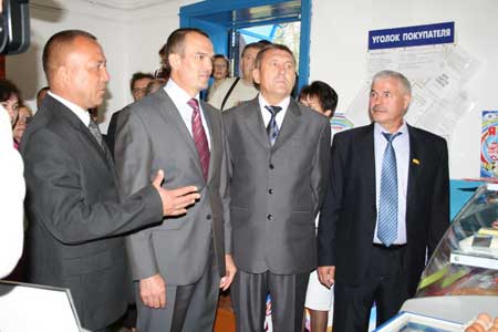 Президент республики Михаил Игнатьев посетил магазин «Органика» ООО «Прогресс». 